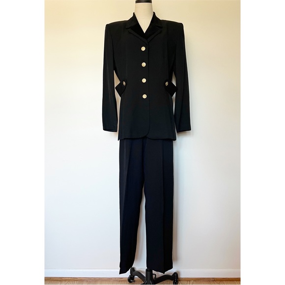 Black Bossy 🛩 2-Piece Suit Set 🌃 - Picture 2 of 8